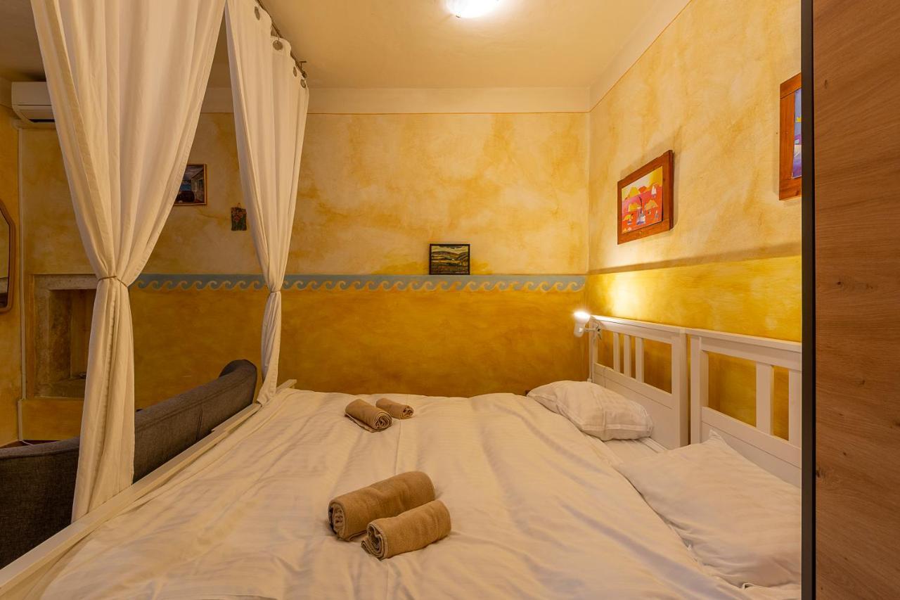 Alighieri Unique Apartment Pula Exterior foto